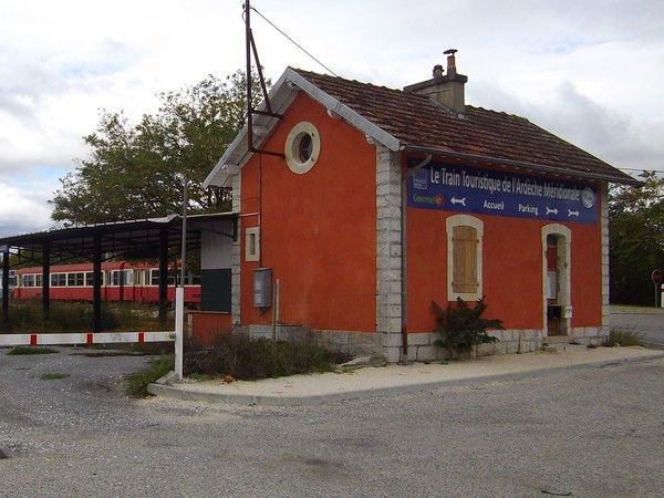 Le petit train s'en va dans la campagne...